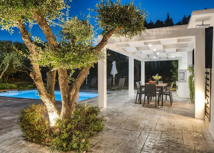 Villa Valeria Luxury - Private Pool - Nestled In Olive Groves Near Tsilivi Plános