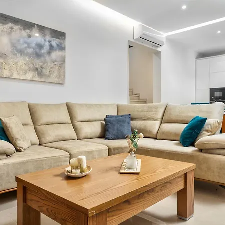 Valeria Private * Πλάνος