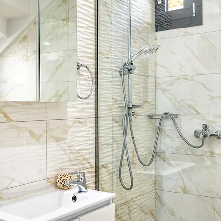 Valeria Private * Πλάνος